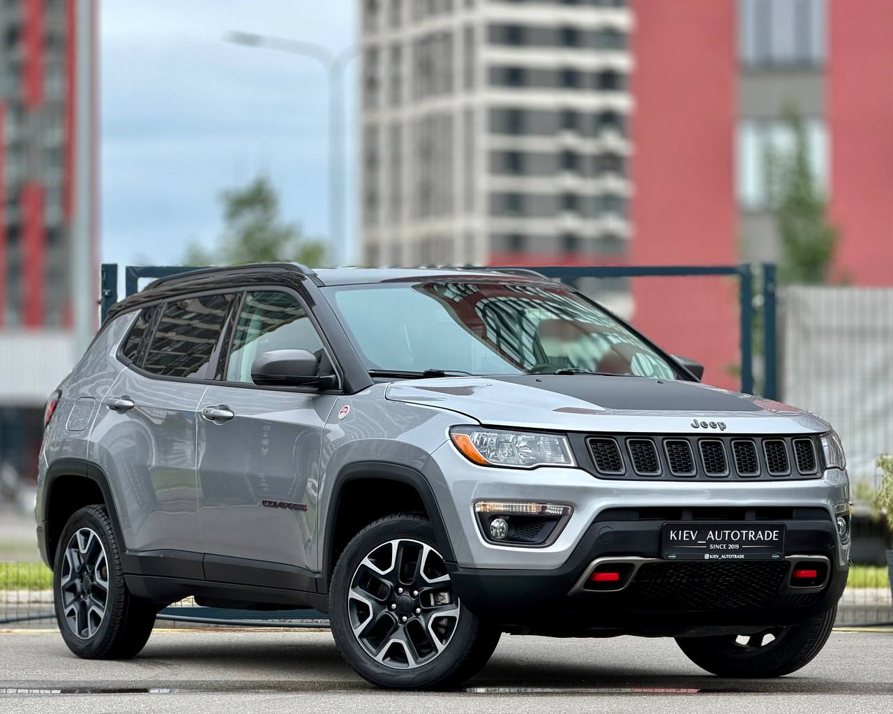 Jeep Compass — фото 1