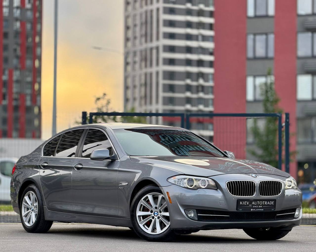 BMW 535i — фото 1
