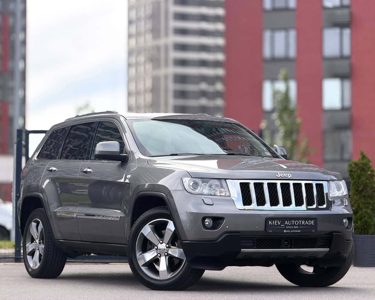 Jeep Grand Cherokee — фото 1