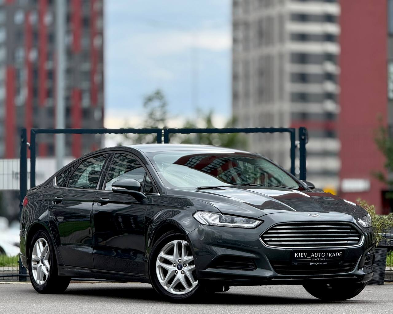 Ford Fusion — фото 1