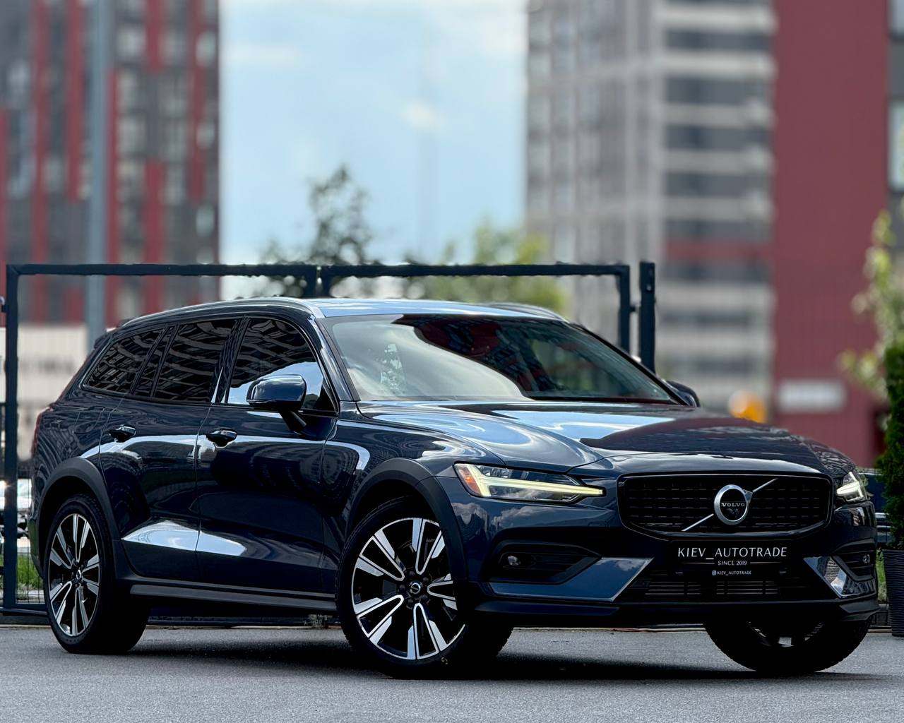 Volvo V60CC — фото 1