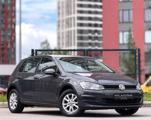 Volkswagen Golf VII