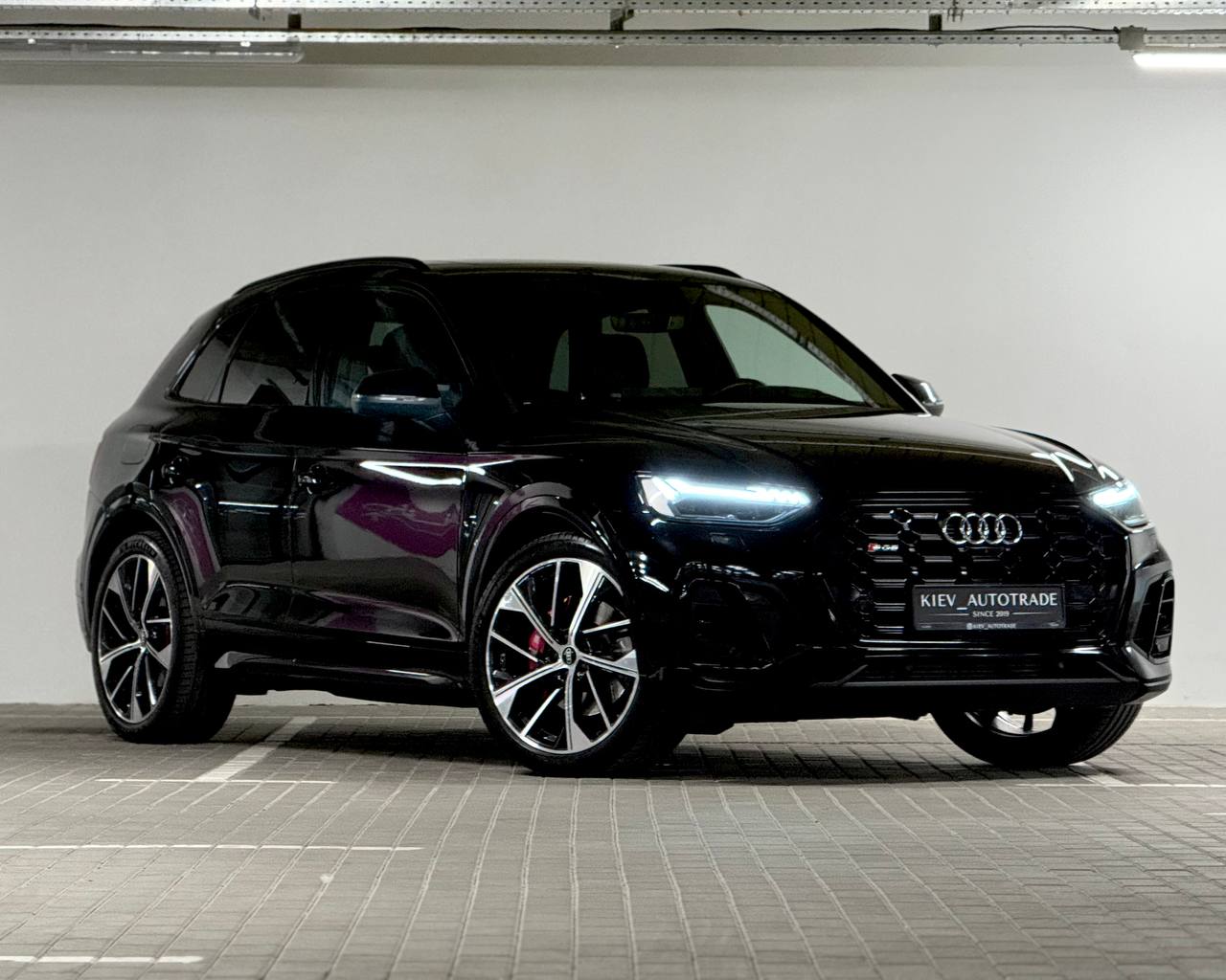 Audi SQ5 — фото 1