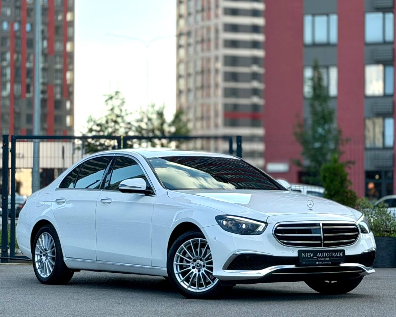 Mercedes-Benz E220d 4-matic — фото 1