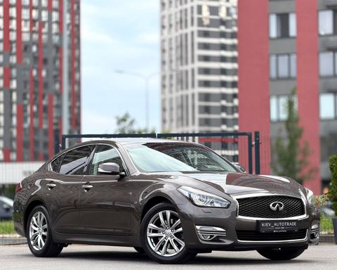 Infiniti Q70 Official
