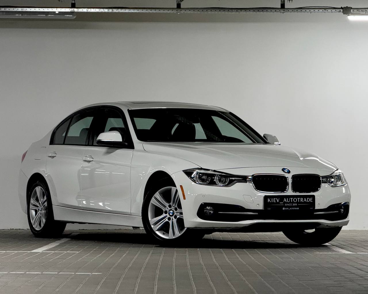 BMW 328i