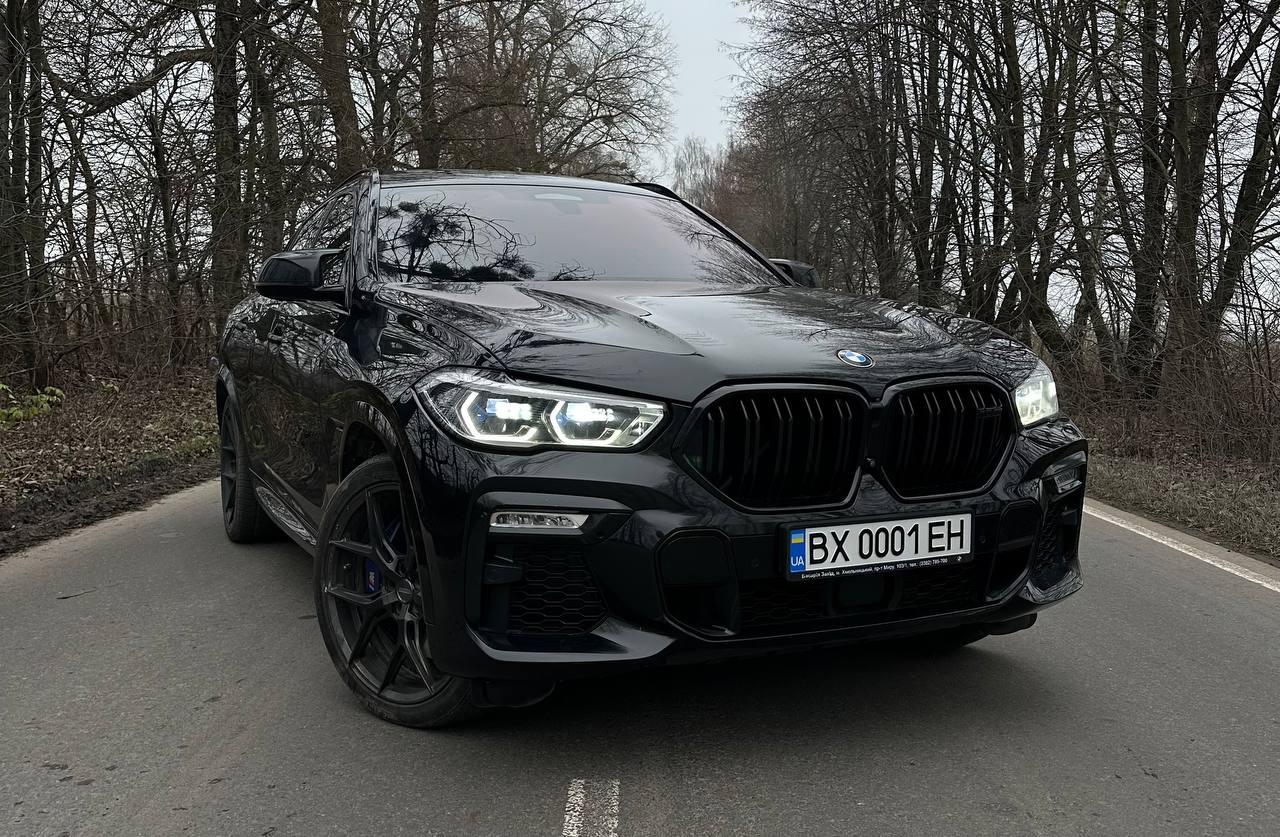 BMW X6 M50I — фото 1