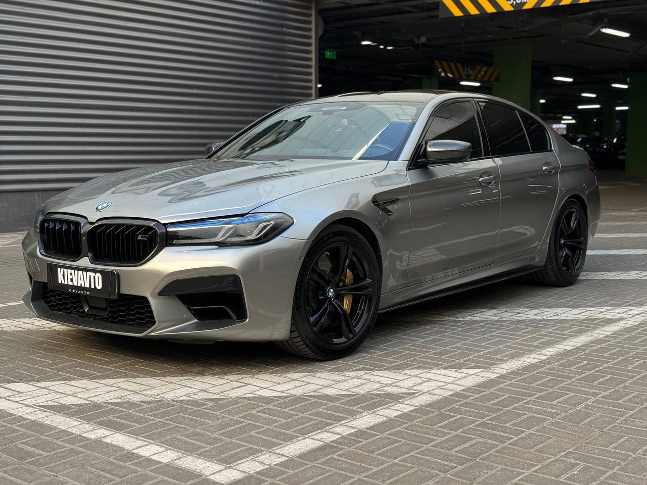 BMW M5 — фото 1