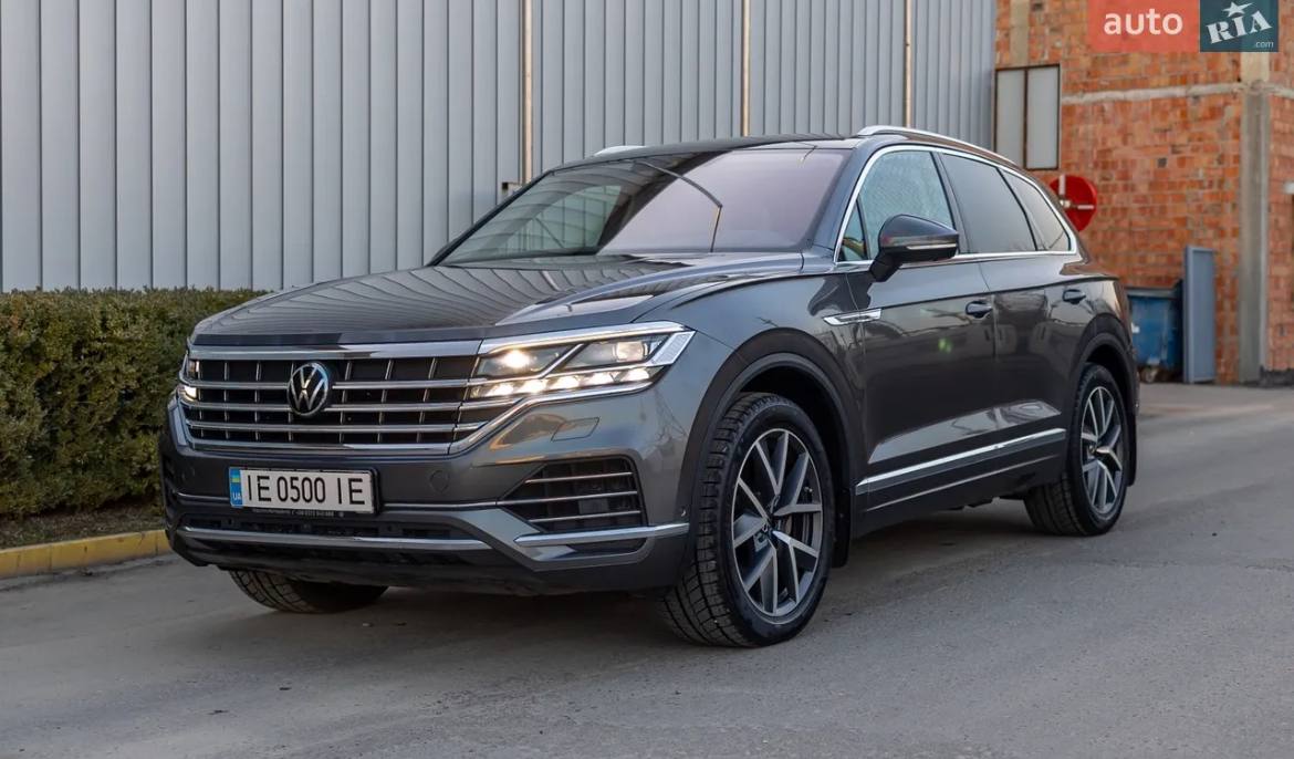 Volkswagen Touareg — фото 1