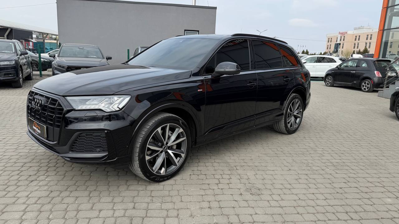 Audi Q7 — фото 1