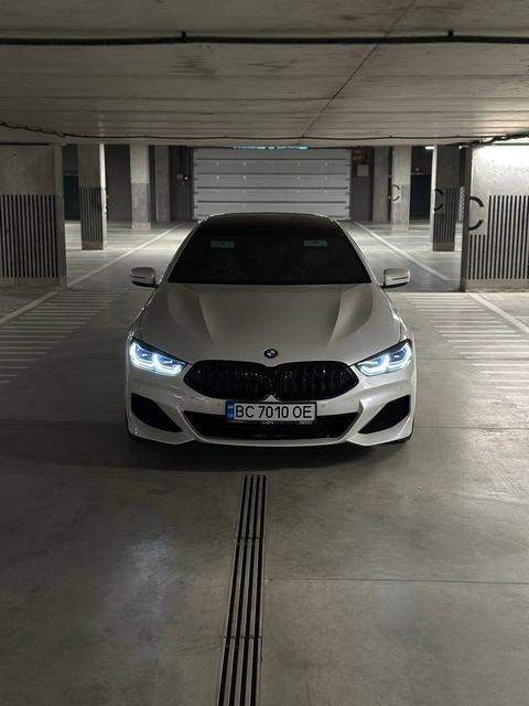 BMW 840i — фото 1