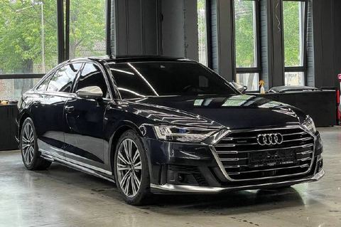 Audi A8 L