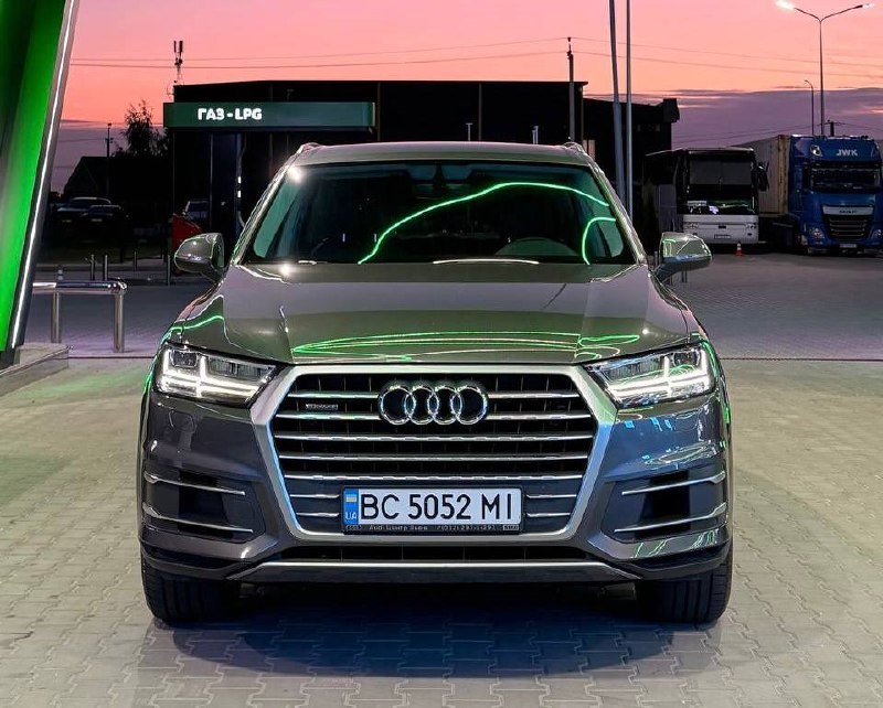 Audi Q7 50 — фото 1