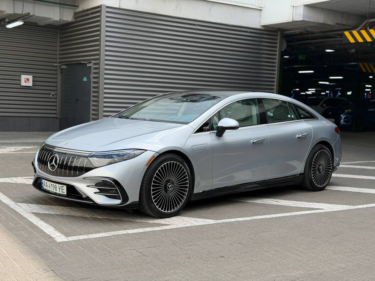 Mercedes-Benz EQS-Class Sedan — фото 1
