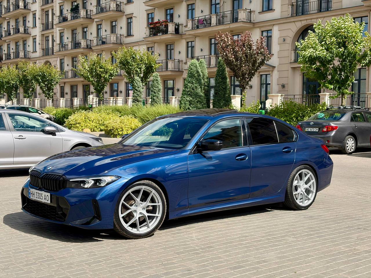 BMW 330i — фото 1
