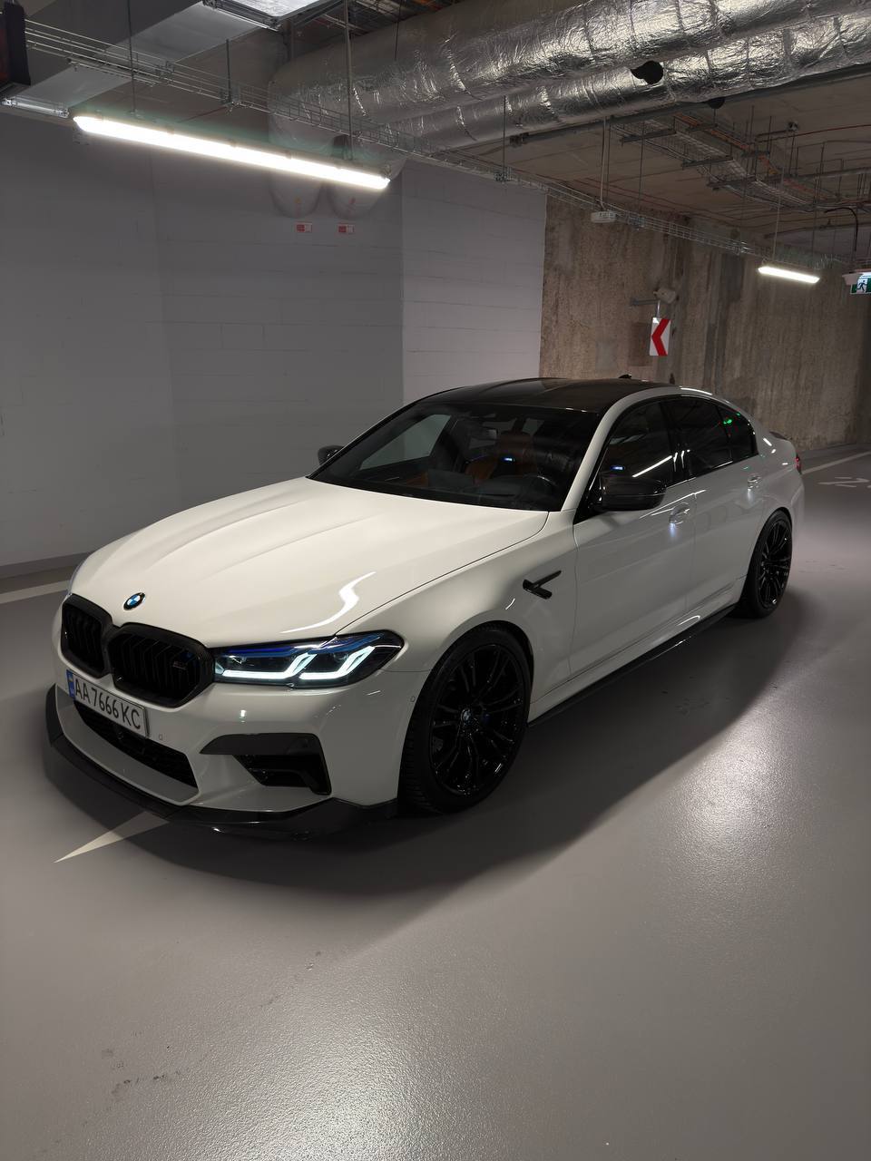 BMW M5 — фото 1