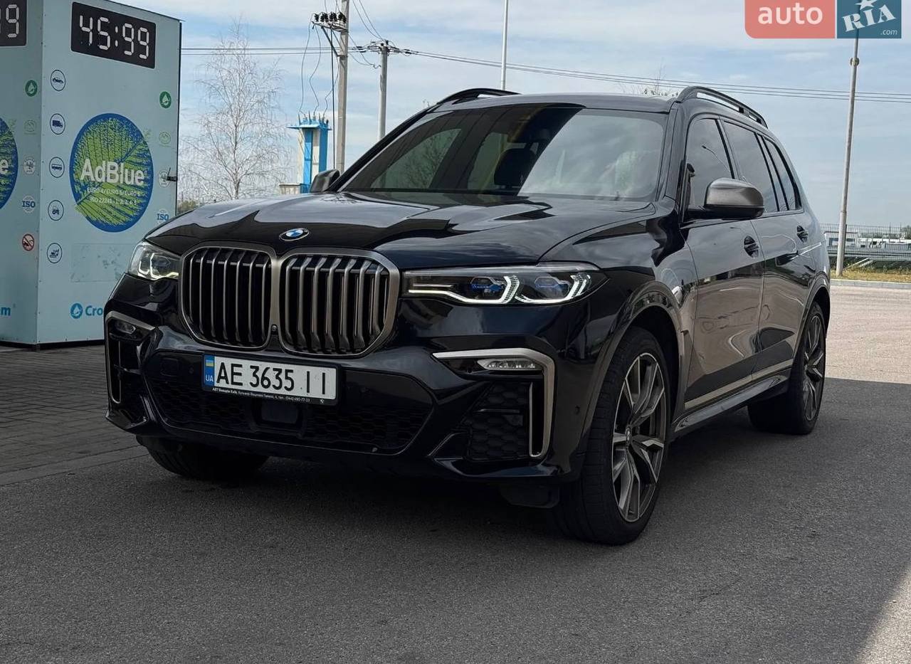 BMW X7 M50D — фото 1