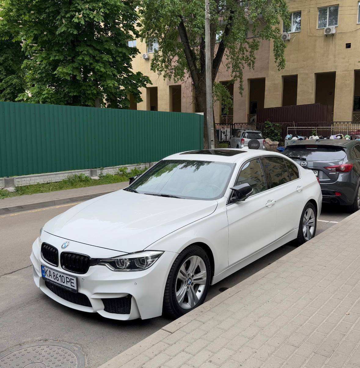 BMW 330i