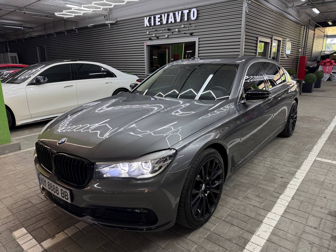 BMW 740i