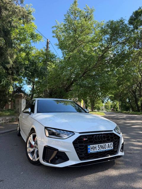 Audi S4