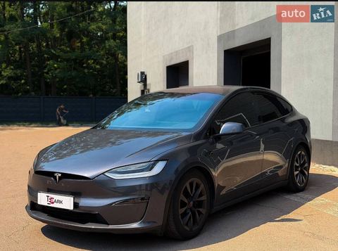 Tesla Model X — фото 1