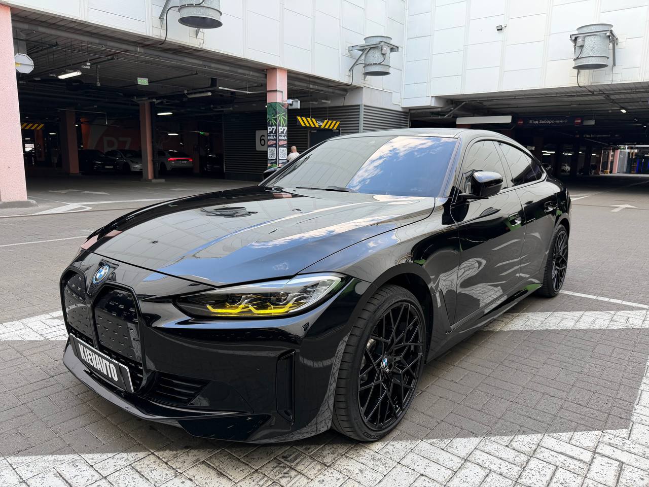 BMW i4 — фото 1