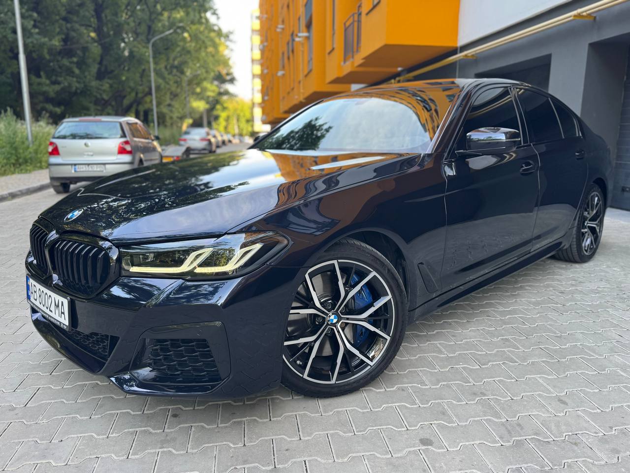 BMW 540i — фото 1