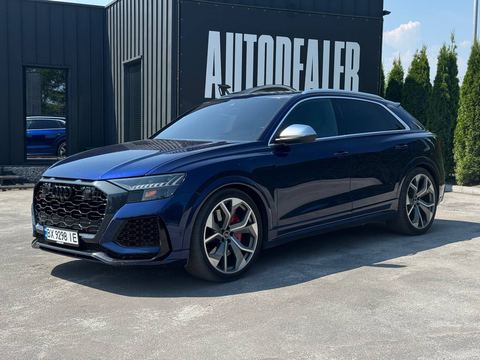 Audi RS Q8 — фото 1