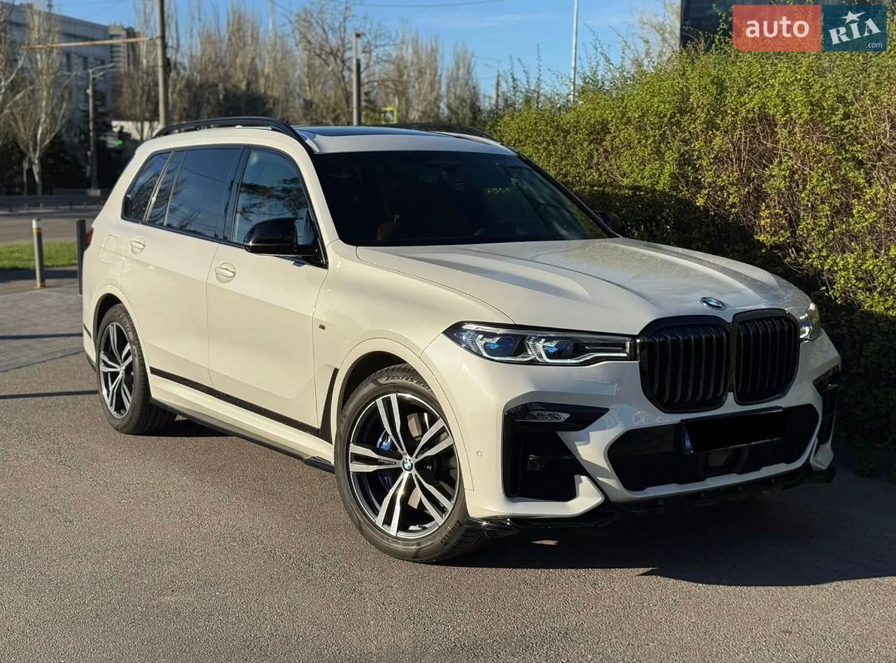 BMW X7 M50D — фото 1