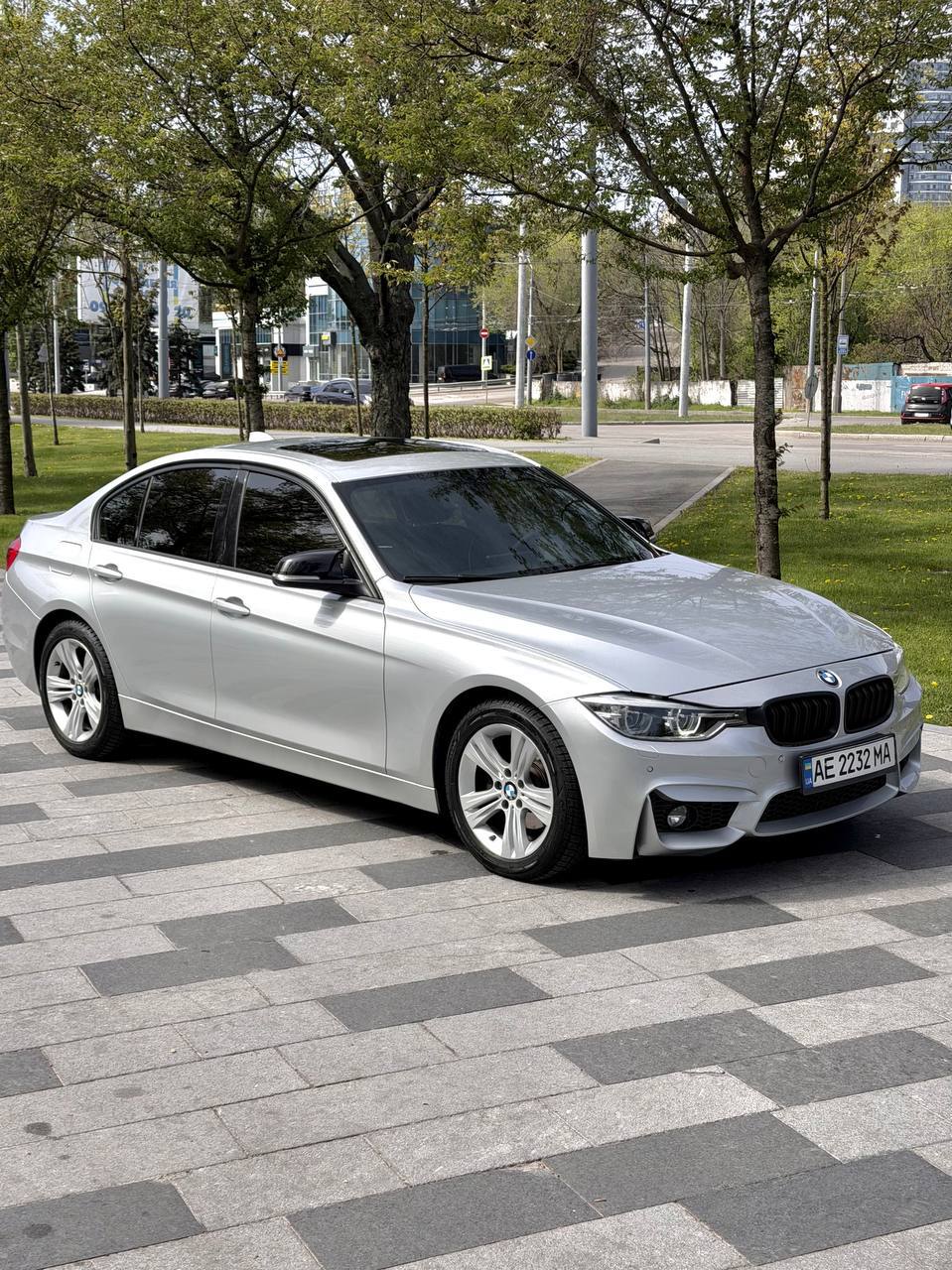 BMW 328i — фото 1