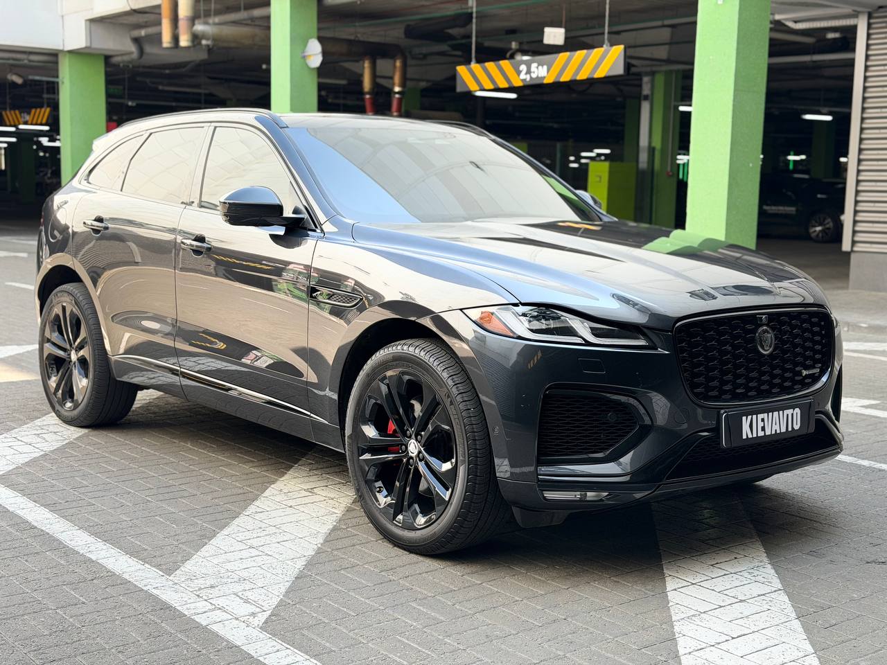 Jaguar F-PACE — фото 1