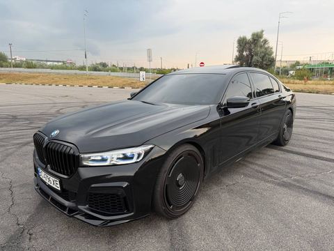 BMW 740i