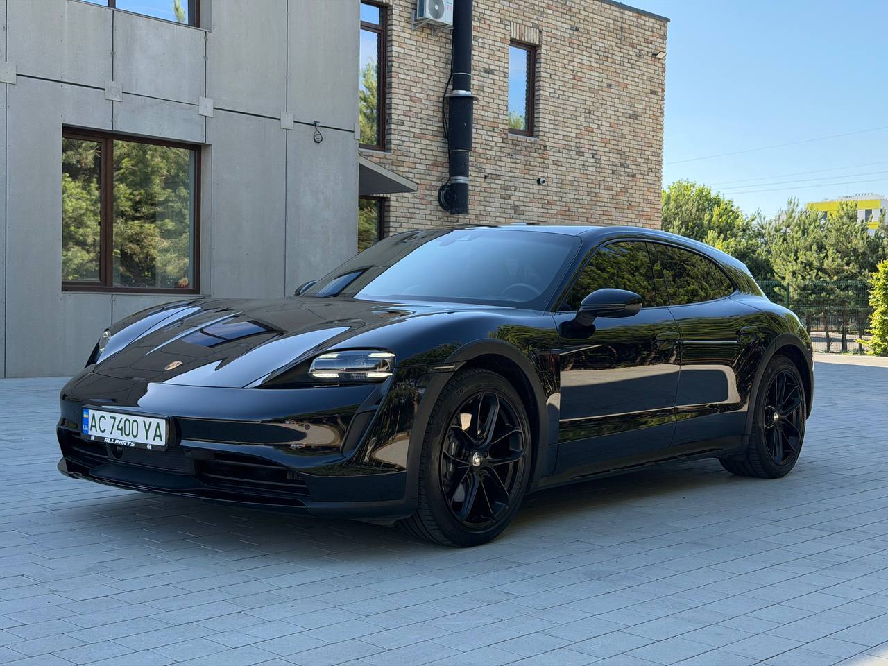Porsche Taycan 4 — фото 1