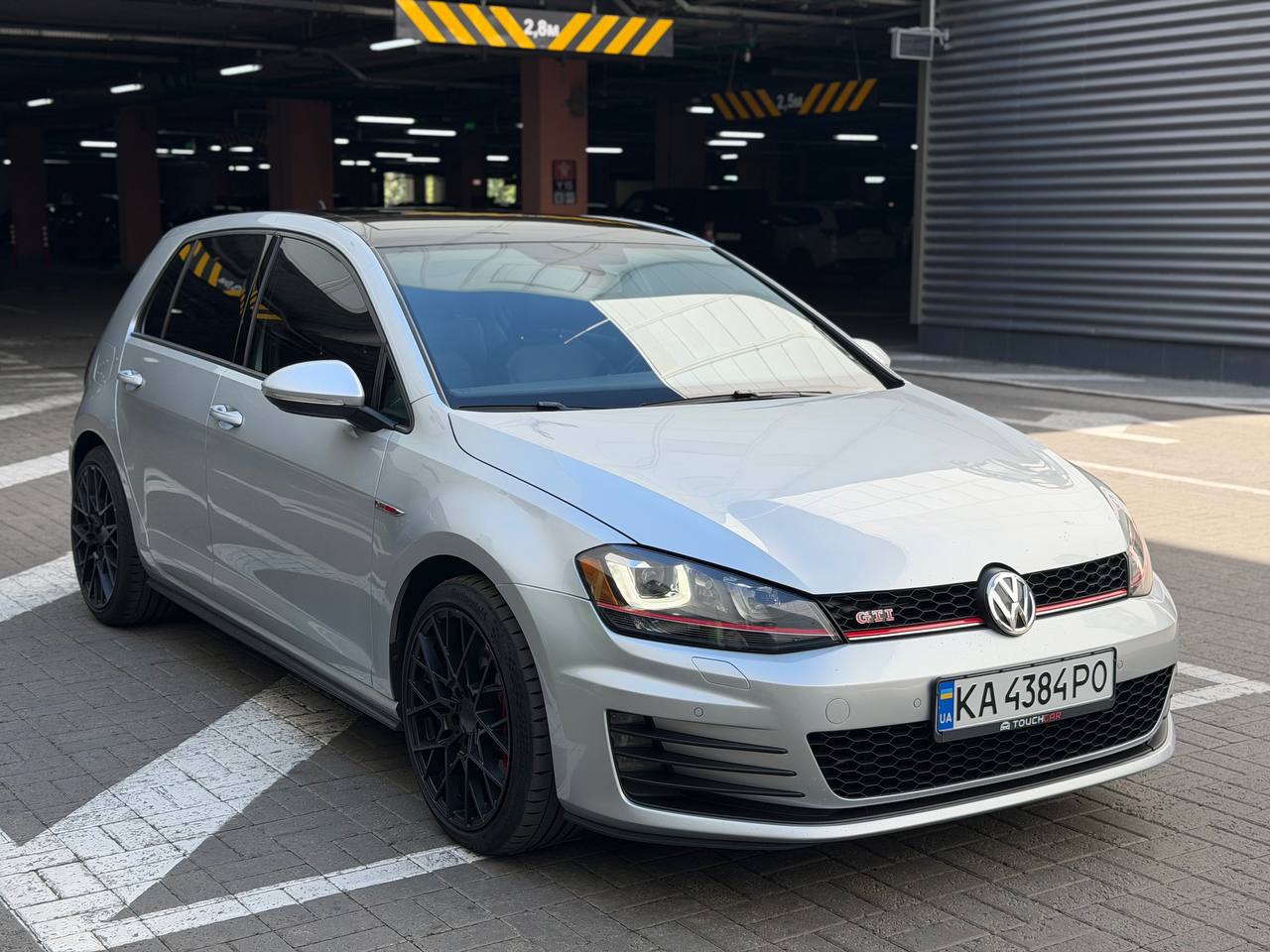 Volkswagen Golf GTI Performance — фото 1