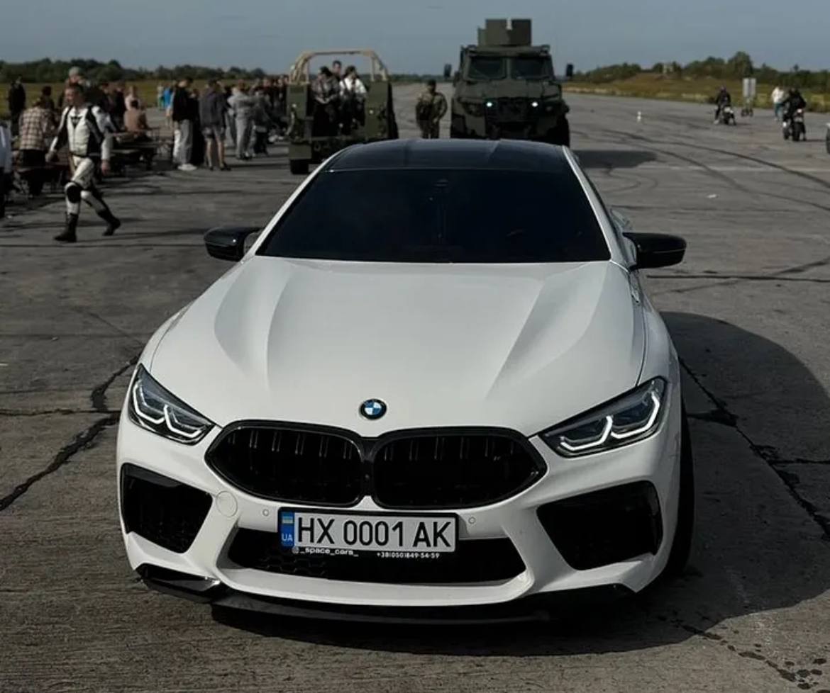 BMW M8 Gran Coupe — фото 1