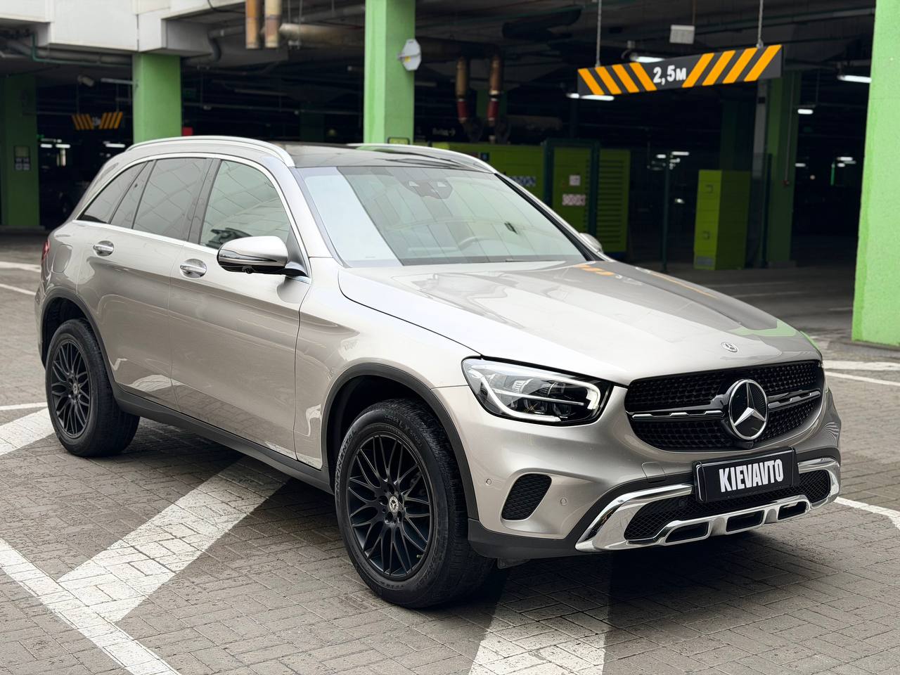 Mercedes-Benz Glc 300 — фото 1