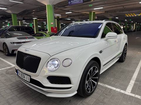 Bentley Bentayga — фото 1