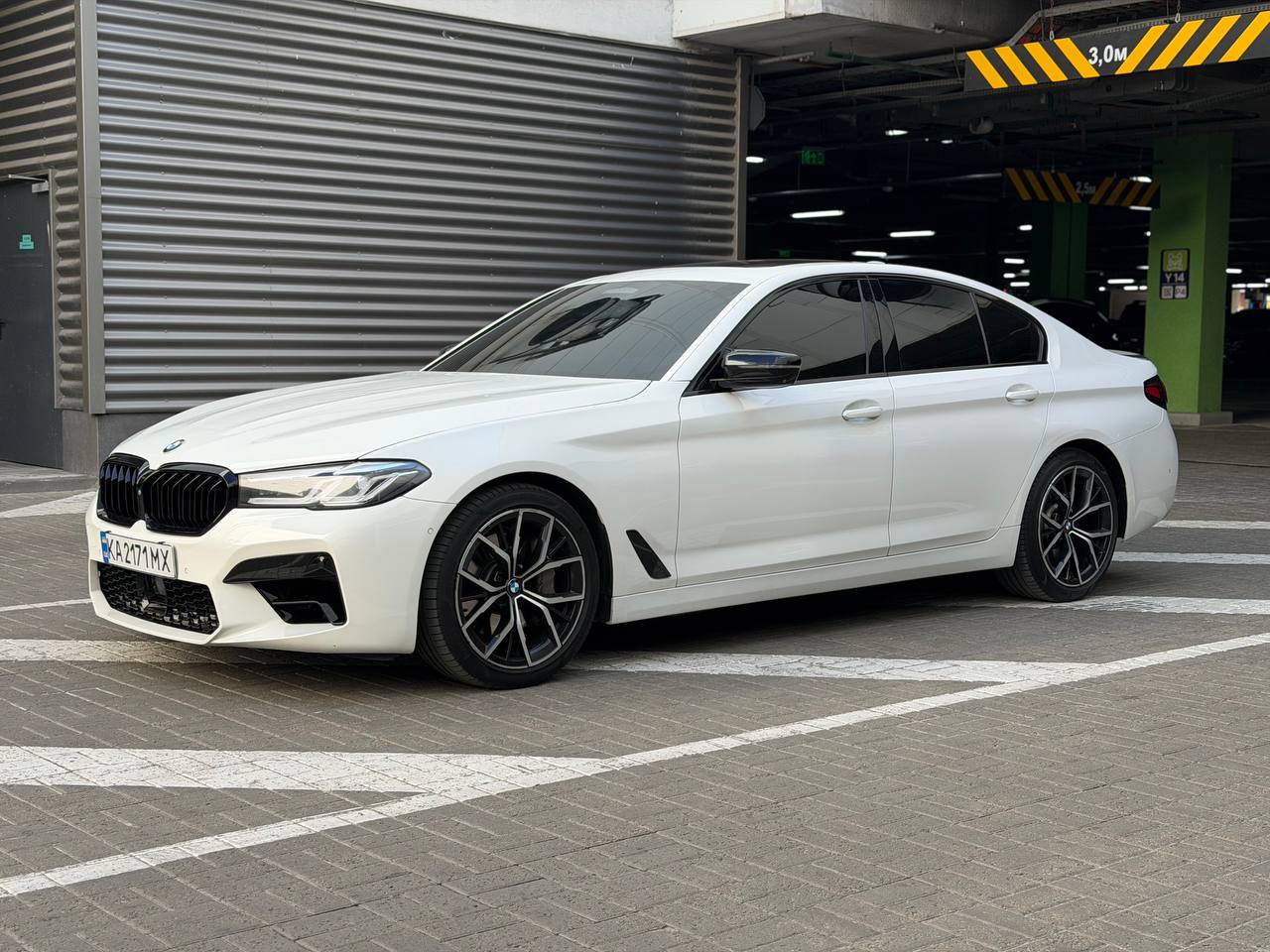 BMW 540i — фото 1