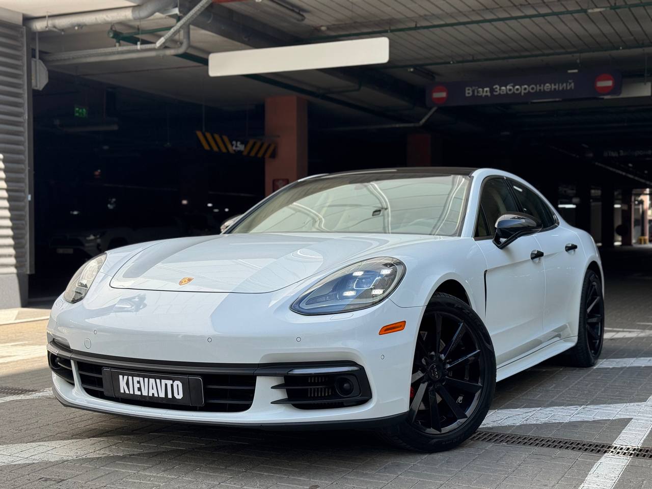 Porsche Panamera 4S — фото 1