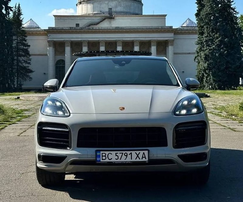 Porsche Cayenne Coupe GTS — фото 1