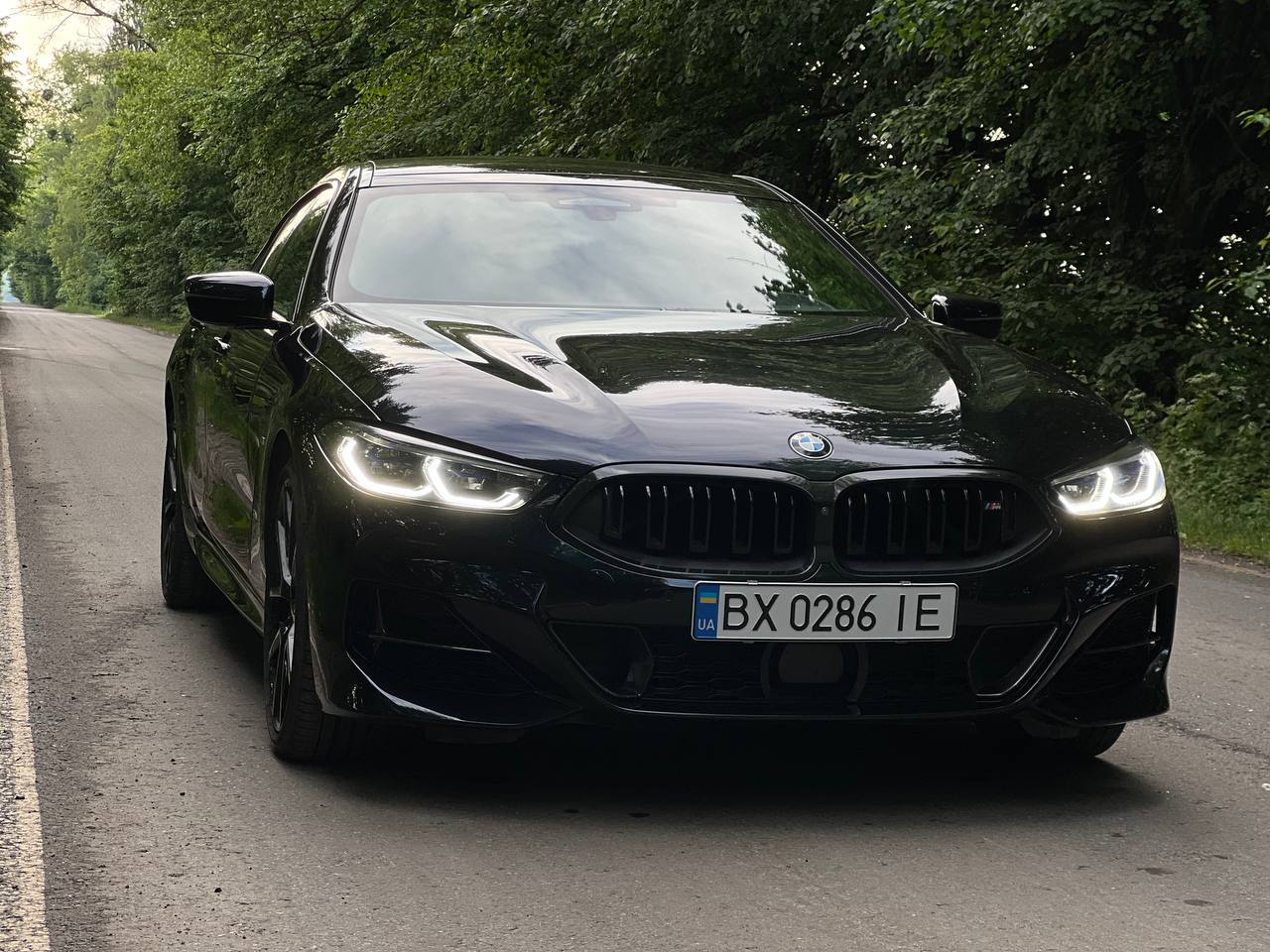 BMW 840i — фото 1