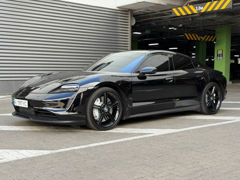 Porsche Taycan 4S