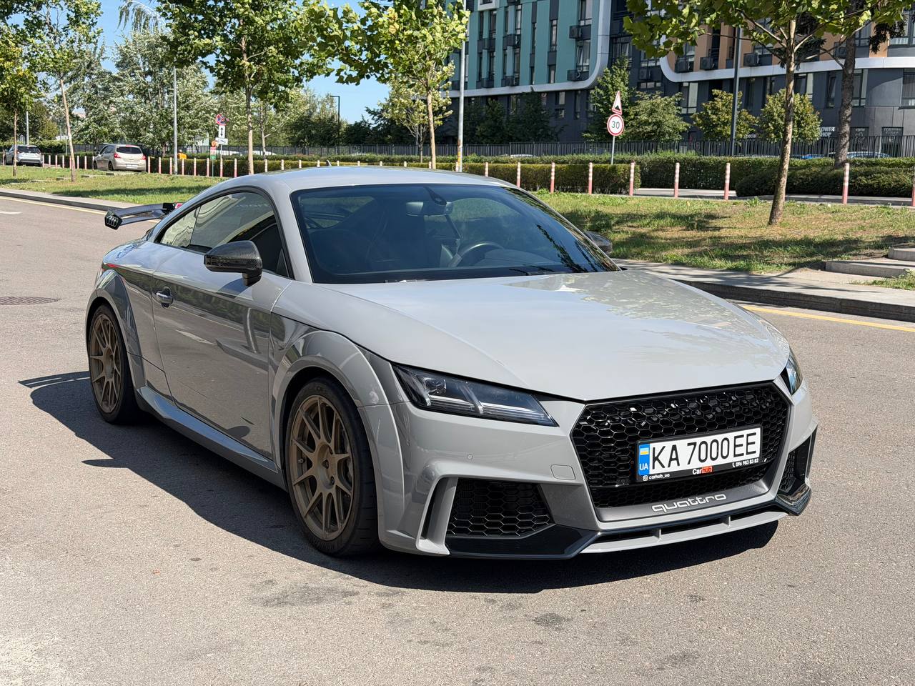 Audi TT RS — фото 1