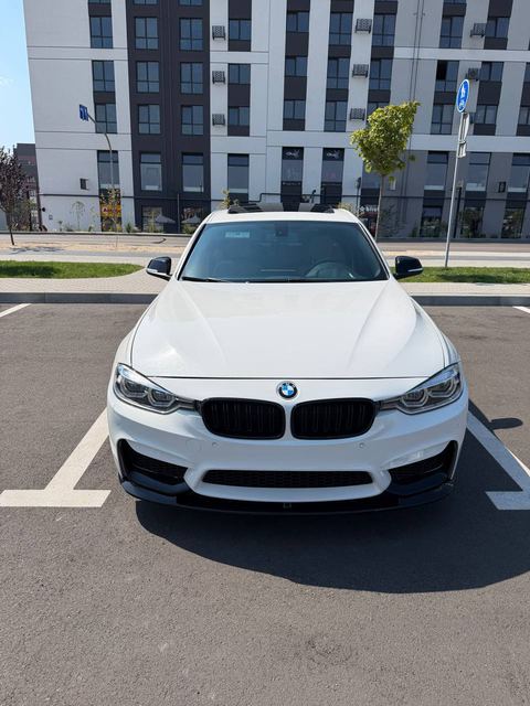 BMW 330i