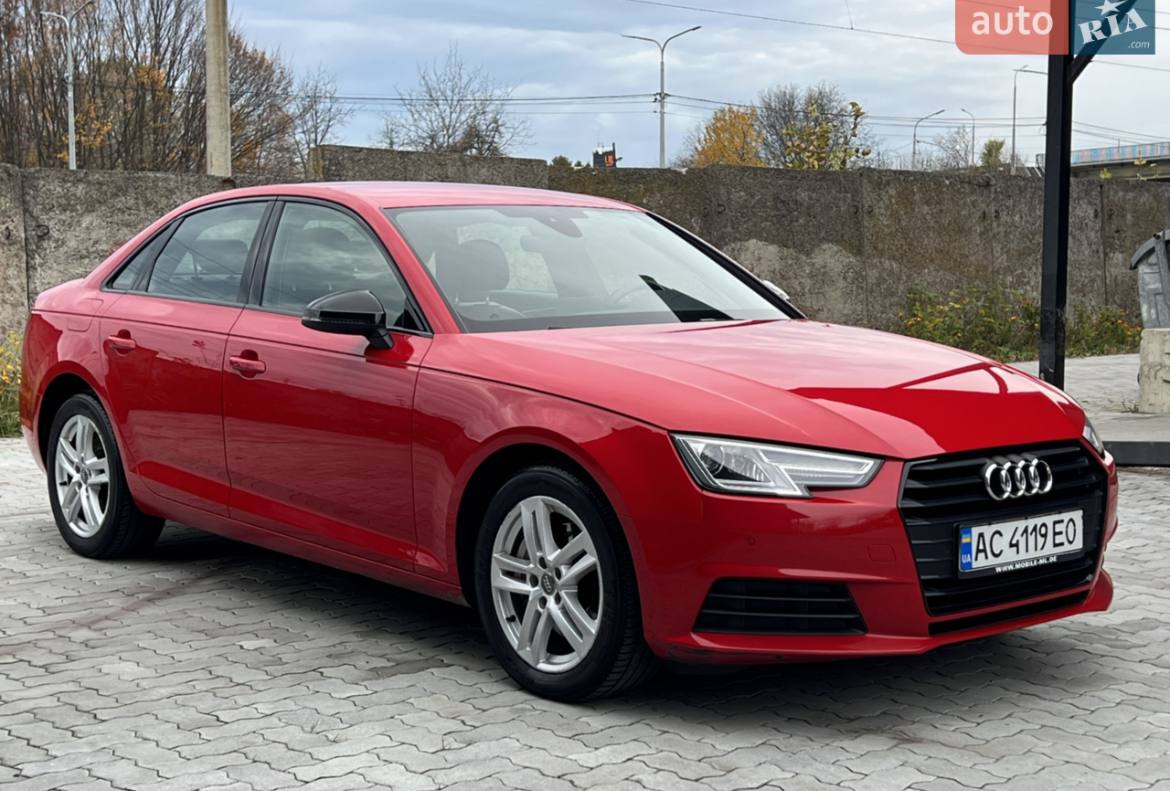 Audi A4 — фото 1