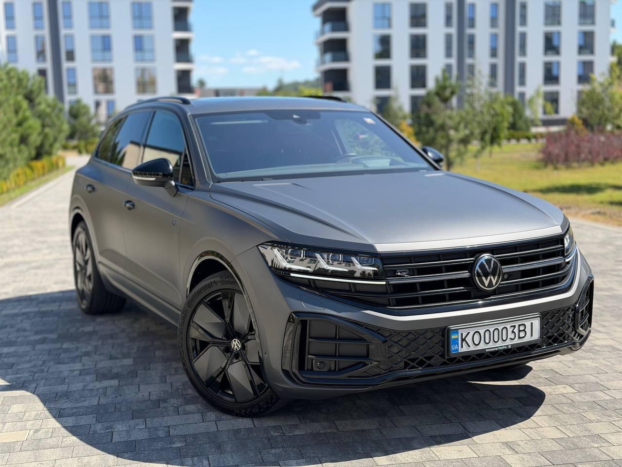 Volkswagen Touareg — фото 1