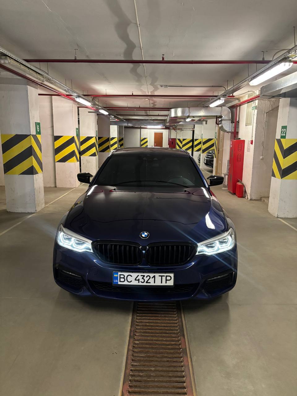 BMW 540i — фото 1