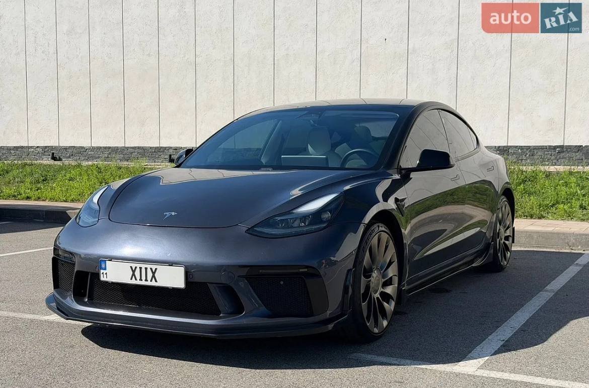 Tesla Model 3 — фото 1