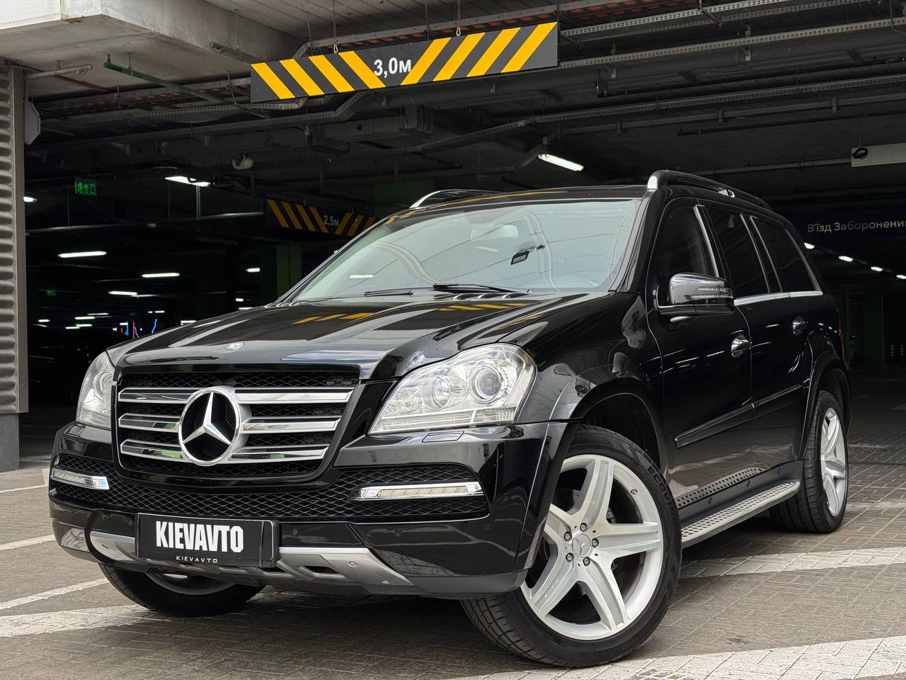 Mercedes-Benz GL550 — фото 1