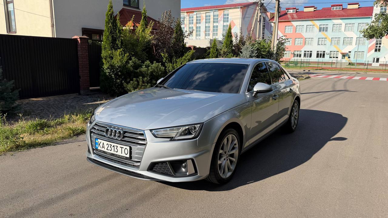 Audi A4 — фото 1